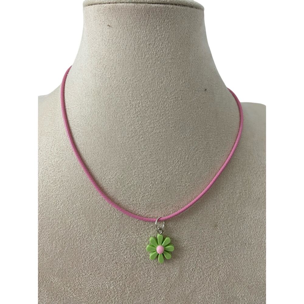 daisy necklace